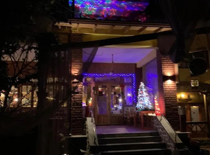 מלון Margaret's Island 3*